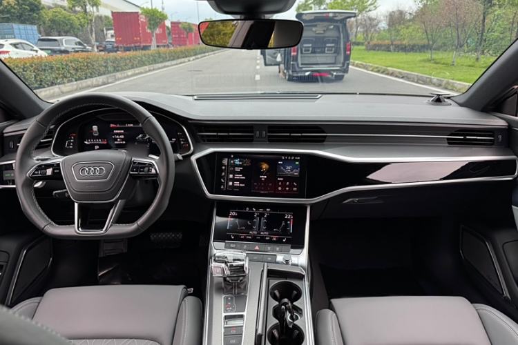 Used Audi A7L 2024 45TFSI quattro S-line Visionary Edition Flow Crystal Package Gear Lever