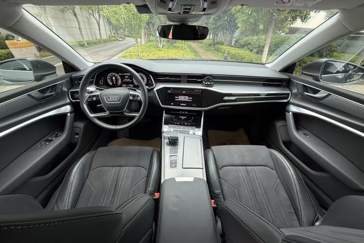 Used Audi A7L 2024 45TFSI S-line Dream-Building Edition Flow Crystal Package Interior 1