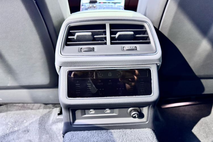 Used Audi A7L 2024 55 TFSI quattro RS Performance Edition Interior 1