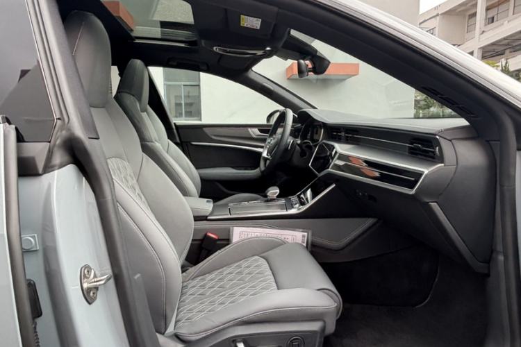 Used Audi A7L 2024 55 TFSI quattro RS Performance Edition Interior 12