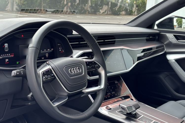 Used Audi A7L 2024 55 TFSI quattro RS Performance Edition Interior 3