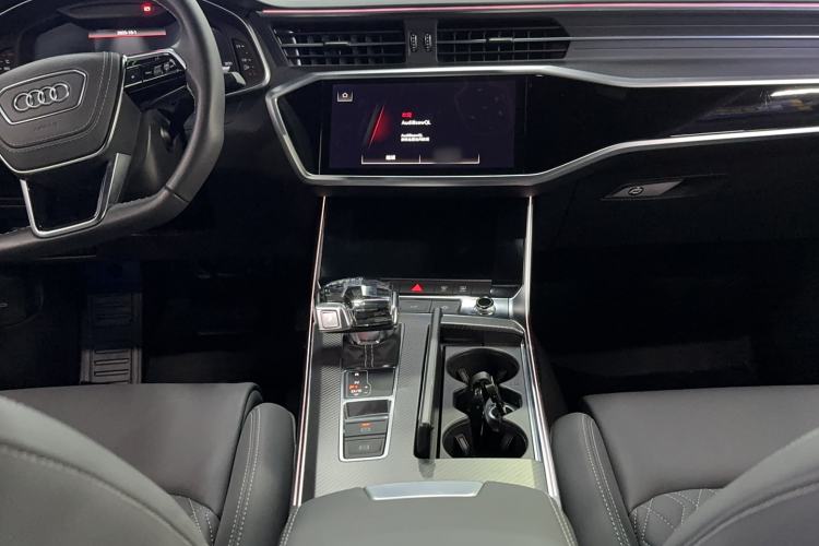 Used Audi A7L 2024 45TFSI quattro S-line Visionary Edition Flow Crystal Package Interior 3