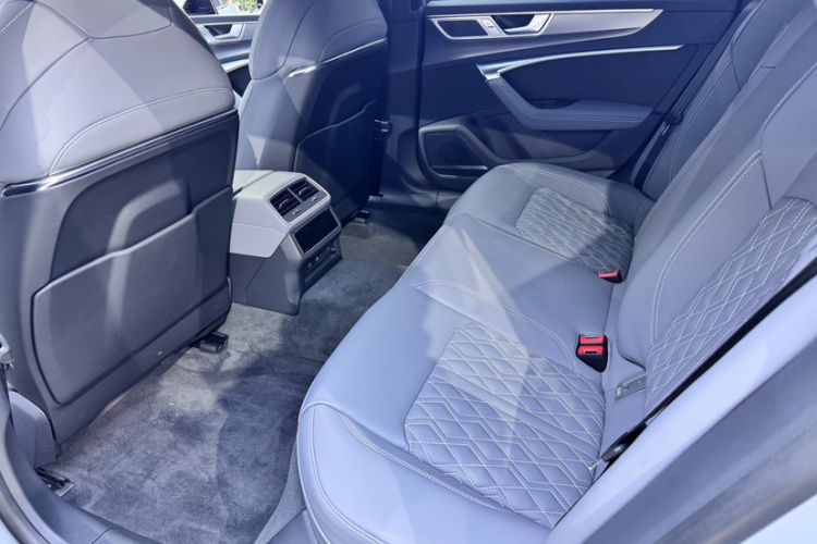 Used Audi A7L 2024 55 TFSI quattro RS Performance Edition Interior 4