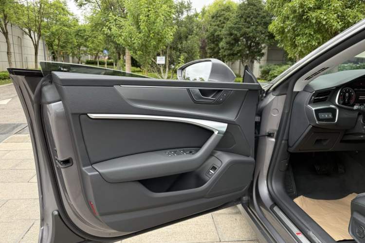 Used Audi A7L 2024 45TFSI S-line Dream-Building Edition Flow Crystal Package Interior 8