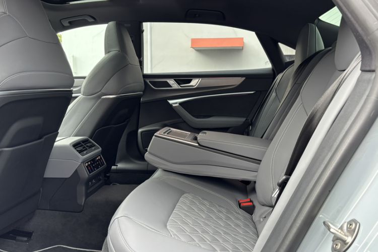 Used Audi A7L 2024 55 TFSI quattro RS Performance Edition Interior 9