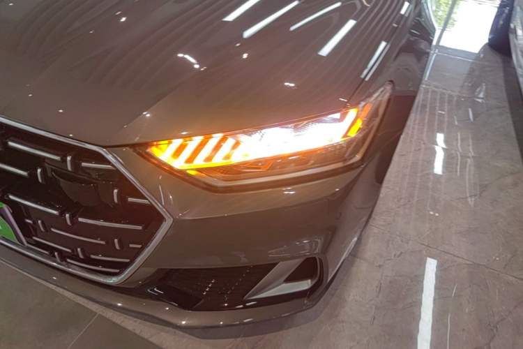 Used Audi A7L 2024 45TFSI quattro S-line Visionary Edition Flow Crystal Package Left Front Headlight