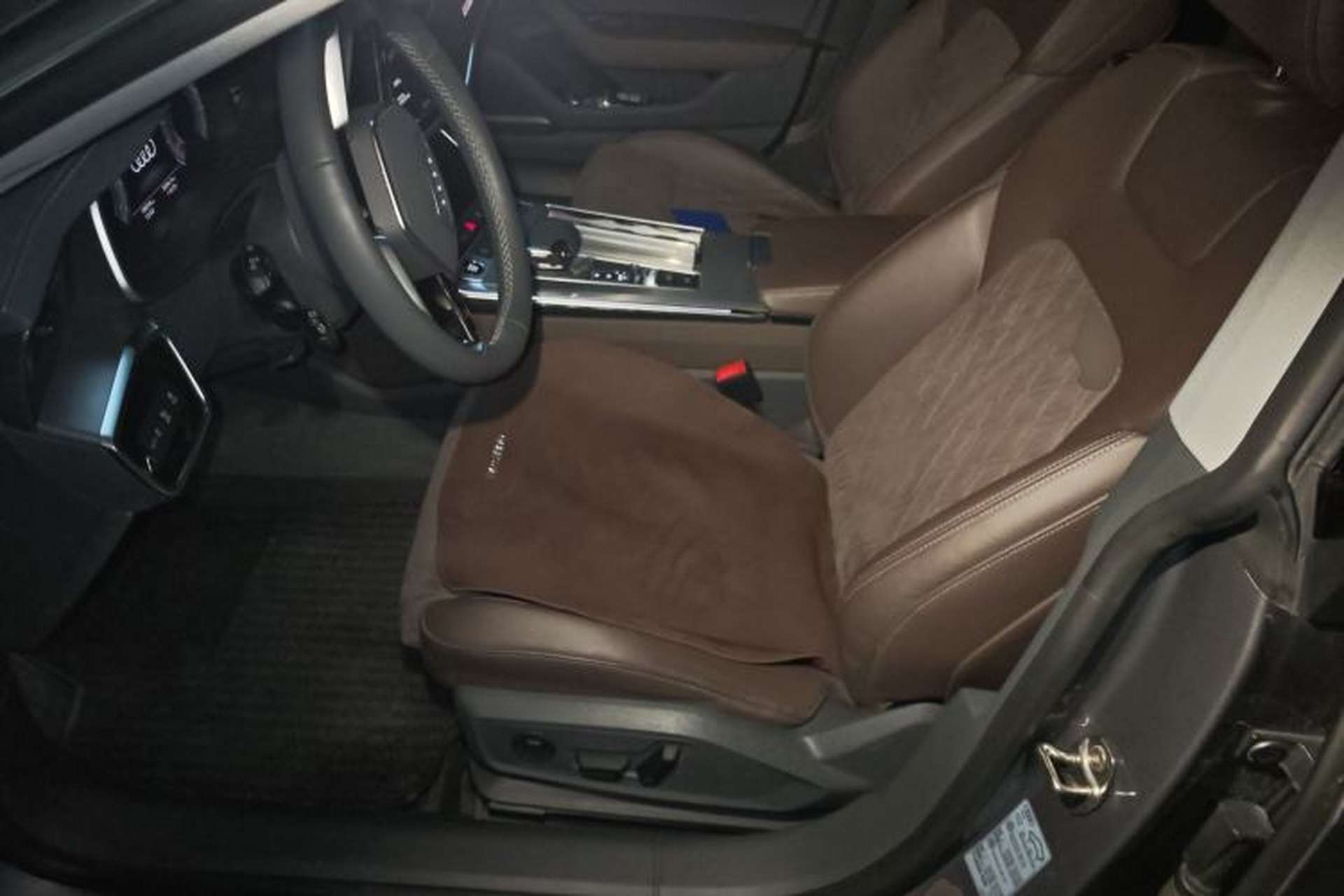Used Audi A7L 2024 45 TFSI quattro Luxury Edition Left Front Seat