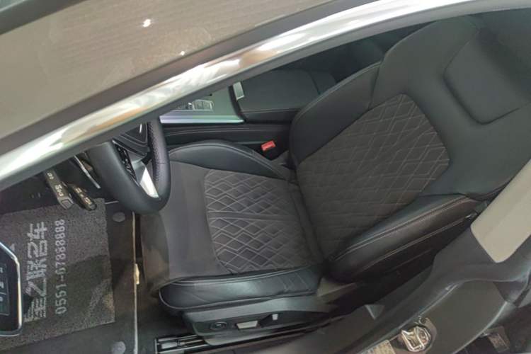 Used Audi A7L 2024 45TFSI quattro S-line Visionary Edition Flow Crystal Package Left Front Seat
