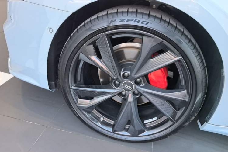 Used Audi A7L 2024 45 TFSI quattro RS Performance Edition Left Front Wheel Hub