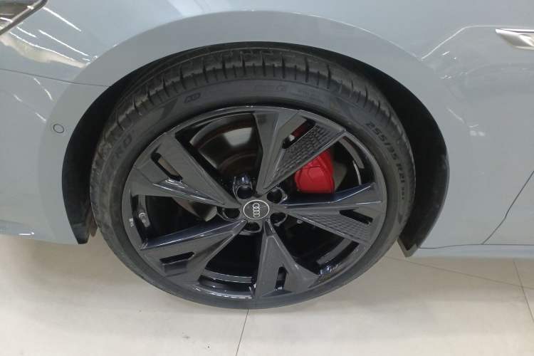 Used Audi A7L 2024 45 TFSI quattro RS Performance Edition Left Front Wheel Hub