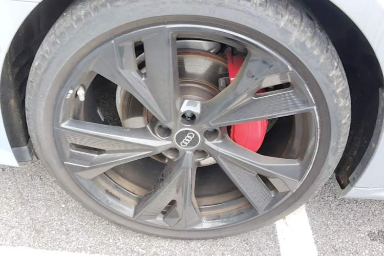 Used Audi A7L 2024 45 TFSI quattro RS Performance Edition Left Front Wheel Hub