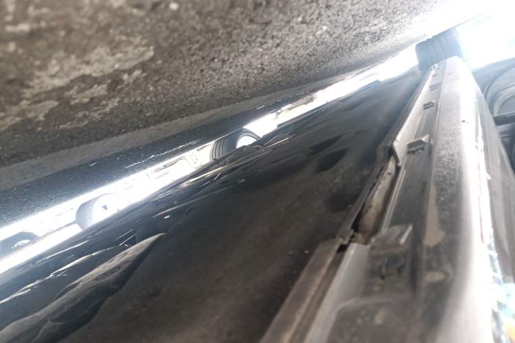 Used Audi A7L 2024 55TFSI quattro S-line Zhiyuan Edition with Obsidian Black Package Left Side Sill