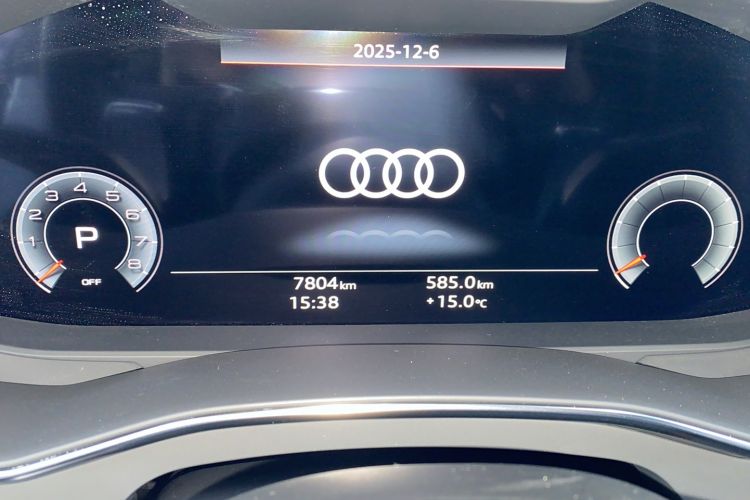 Used Audi A7L 2024 55 TFSI quattro RS Performance Edition Odometer Close Up