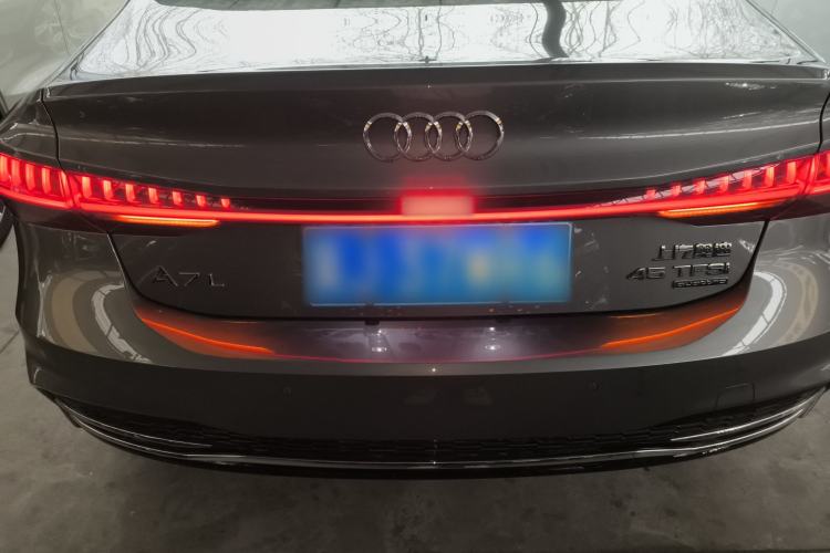 Used Audi A7L 2024 45TFSI quattro S-line Visionary Edition Flow Crystal Package Rear