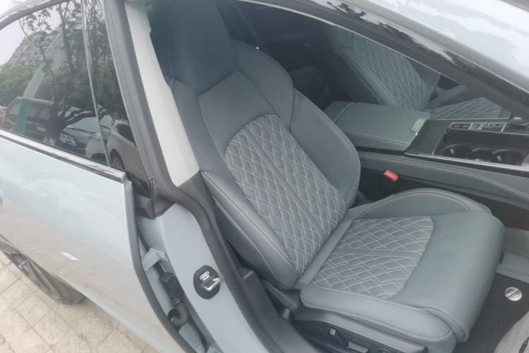 Used Audi A7L 2024 45 TFSI quattro Luxury Edition Right Front Seat
