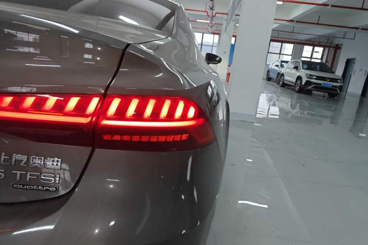 Used Audi A7L 2024 45 TFSI quattro Luxury Edition Right Rear Taillight