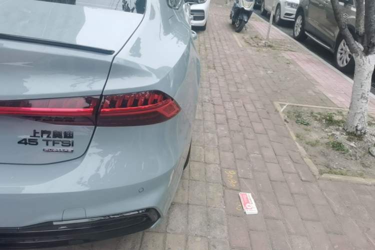 Used Audi A7L 2024 45 TFSI quattro Luxury Edition Right Rear Taillight