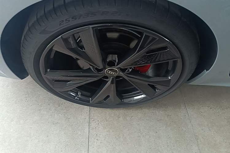 Used Audi A7L 2024 45 TFSI quattro RS Performance Edition Right Rear Wheel Hub
