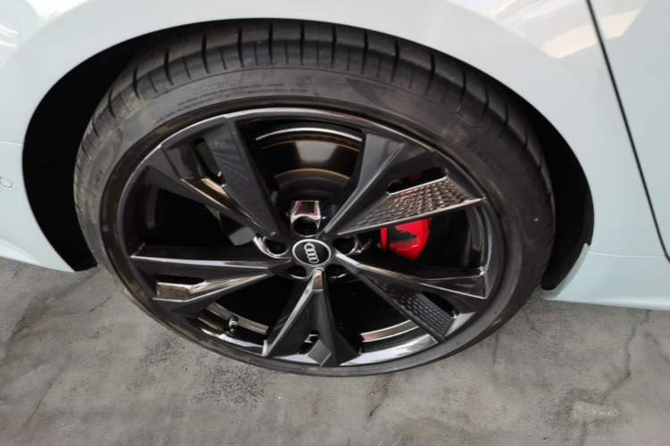 Used Audi A7L 2024 45 TFSI quattro RS Performance Edition Right Rear Wheel Hub