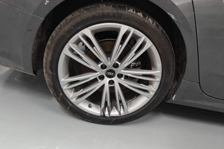 Used Audi A7L 2024 45 TFSI quattro Luxury Edition Right Rear Wheel Hub