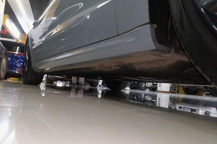 Used Audi A7L 2024 45 TFSI quattro RS Performance Edition Right Side Sill