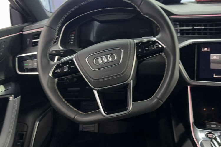 Used Audi A7L 2024 45TFSI quattro S-line Visionary Edition Flow Crystal Package Steering Wheel