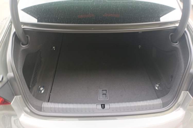 Used Audi A7L 2024 55TFSI quattro S-line Zhiyuan Edition with Obsidian Black Package Trunk