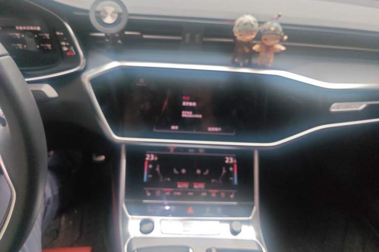 Used Audi A7L 2024 45 TFSI quattro S-line Black Warrior Edition Audio And AC Panel