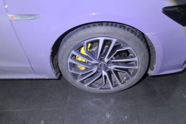 Used Audi A7L 2024 45 TFSI quattro Luxury Edition Right Front Wheel Hub