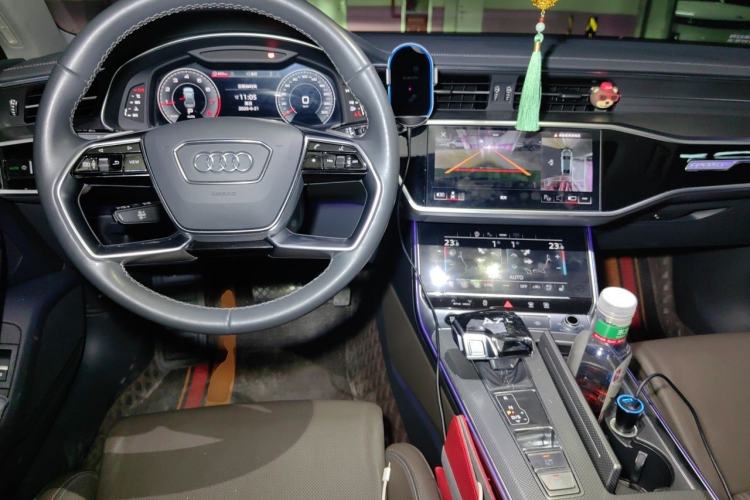 Used Audi A7L 2024 45TFSI quattro S-line Visionary Edition Flow Crystal Package Center Console