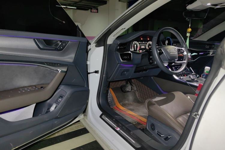Used Audi A7L 2024 45TFSI quattro S-line Visionary Edition Flow Crystal Package Driver Seat