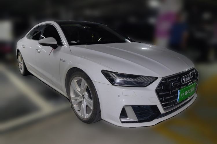 Used Audi A7L 2024 45TFSI quattro S-line Visionary Edition Flow Crystal Package Front Right 45 Deg