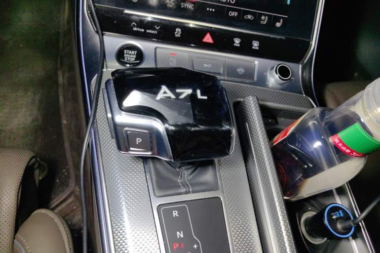 Used Audi A7L 2024 45TFSI quattro S-line Visionary Edition Flow Crystal Package Gear Lever