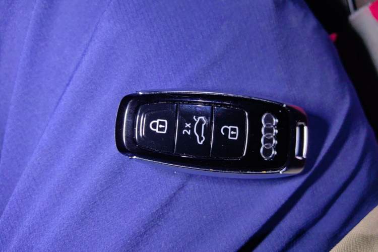 Used Audi A7L 2024 45TFSI quattro S-line Visionary Edition Flow Crystal Package Vehicle Key