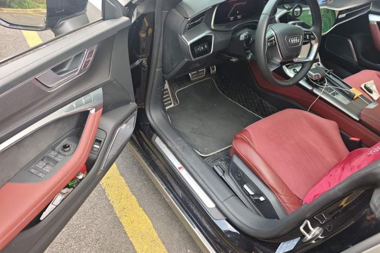 Used Audi A7L 2024 45 TFSI quattro Black Warrior Edition Driver Seat