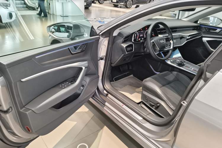 Used Audi A7L 2024 45TFSI S-line Dream-Building Edition Flow Crystal Package Driver Seat