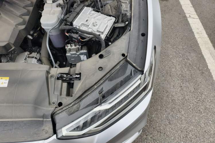 Used Audi A7L 2024 45 TFSI Luxury Edition Engine Bay Left