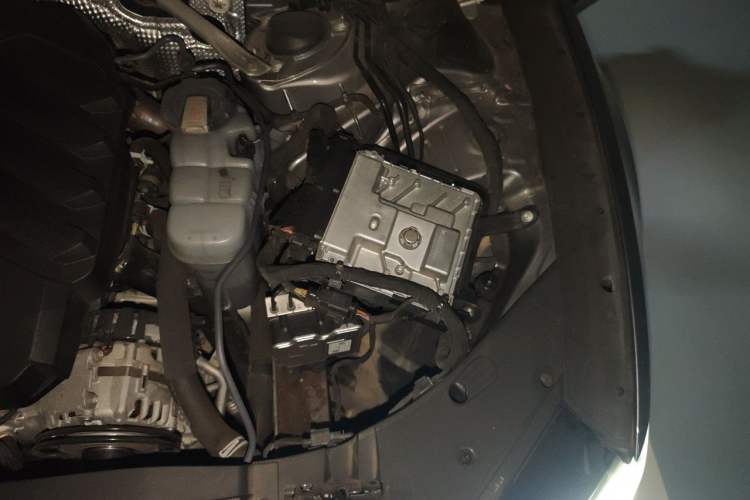 Used Audi A7L 2024 45TFSI S-line Dream-Building Edition Flow Crystal Package Engine Bay Left