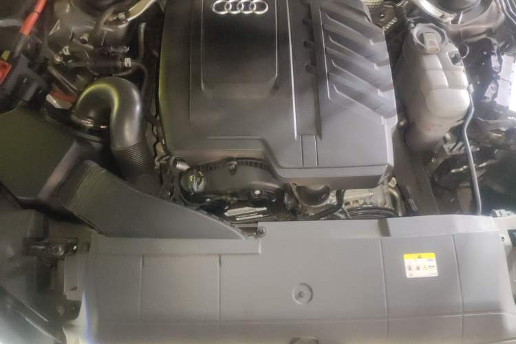 Used Audi A7L 2024 45TFSI S-line Dream-Building Edition Flow Crystal Package Engine Bay