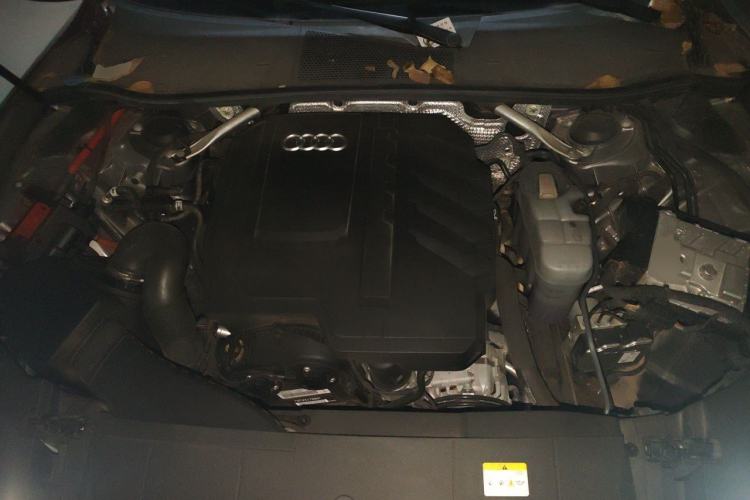 Used Audi A7L 2024 45TFSI S-line Dream-Building Edition Flow Crystal Package Engine Bay