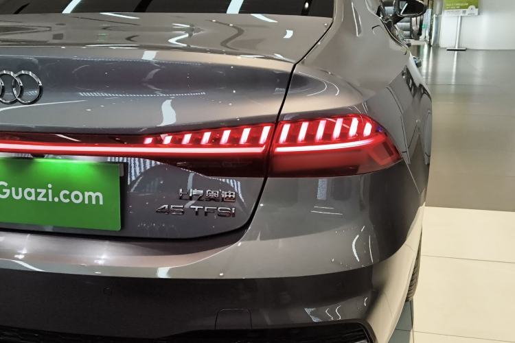 Used Audi A7L 2024 45TFSI S-line Dream-Building Edition Flow Crystal Package Exterior 3