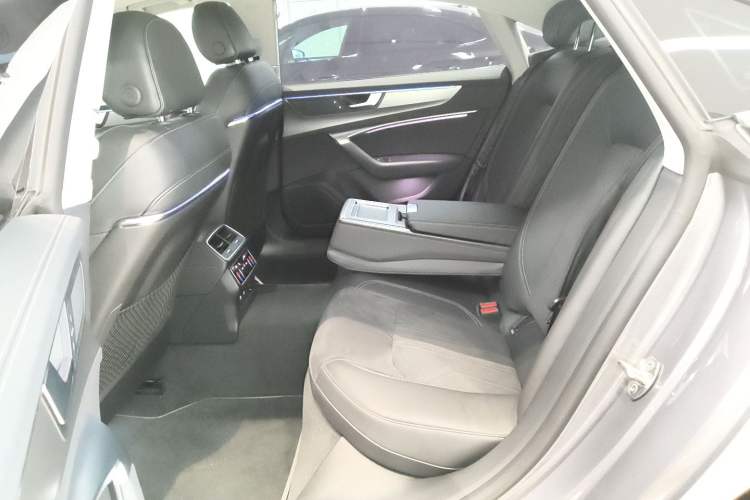Used Audi A7L 2024 45TFSI S-line Dream-Building Edition Flow Crystal Package Left Rear Seat