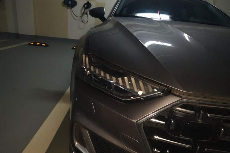 Used Audi A7L 2024 45TFSI S-line Dream-Building Edition Flow Crystal Package Right Front Headlight