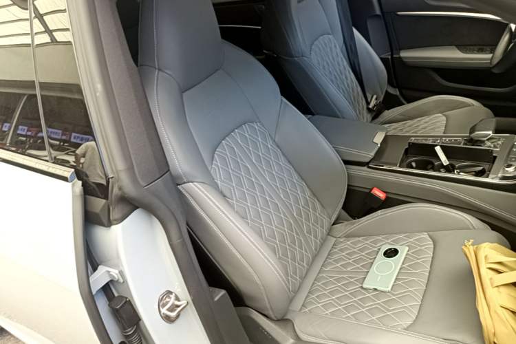 Used Audi A7L 2024 45 TFSI quattro RS Performance Edition Right Front Seat