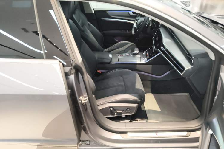 Used Audi A7L 2024 45TFSI S-line Dream-Building Edition Flow Crystal Package Right Front Seat