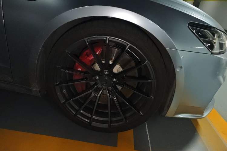 Used Audi A7L 2024 45 TFSI quattro S-line Black Warrior Edition Right Front Wheel Hub
