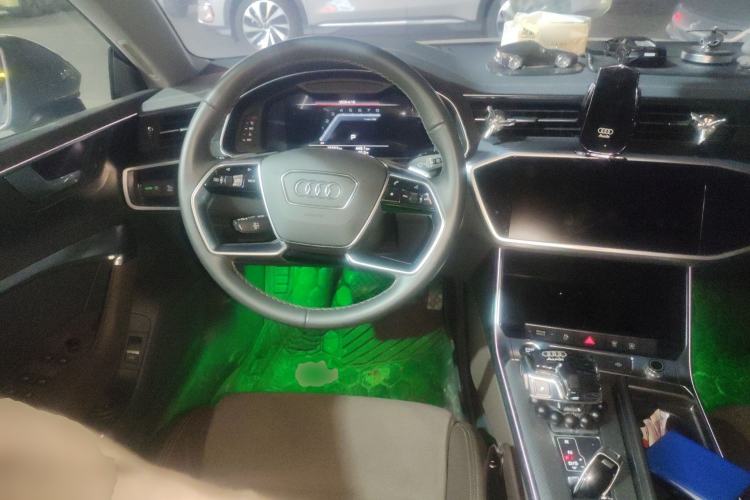 Used Audi A7L 2024 45TFSI S-line Dream-Building Edition Flow Crystal Package Steering Wheel