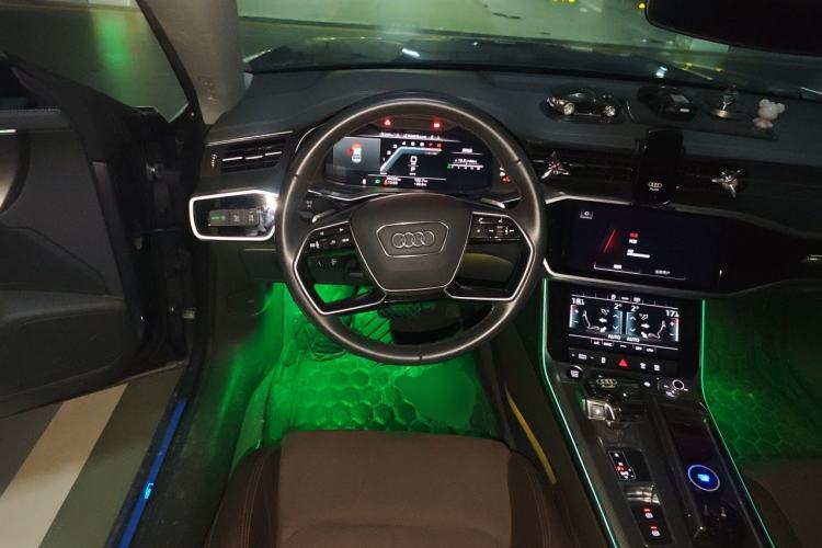 Used Audi A7L 2024 45TFSI S-line Dream-Building Edition Flow Crystal Package Steering Wheel
