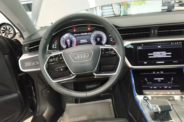 Used Audi A7L 2024 45TFSI S-line Dream-Building Edition Flow Crystal Package Steering Wheel