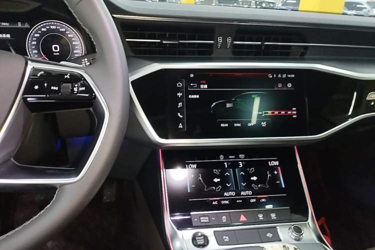 Used Audi A7L 2024 45TFSI S-line Dream-Building Edition Flow Crystal Package Audio And AC Panel